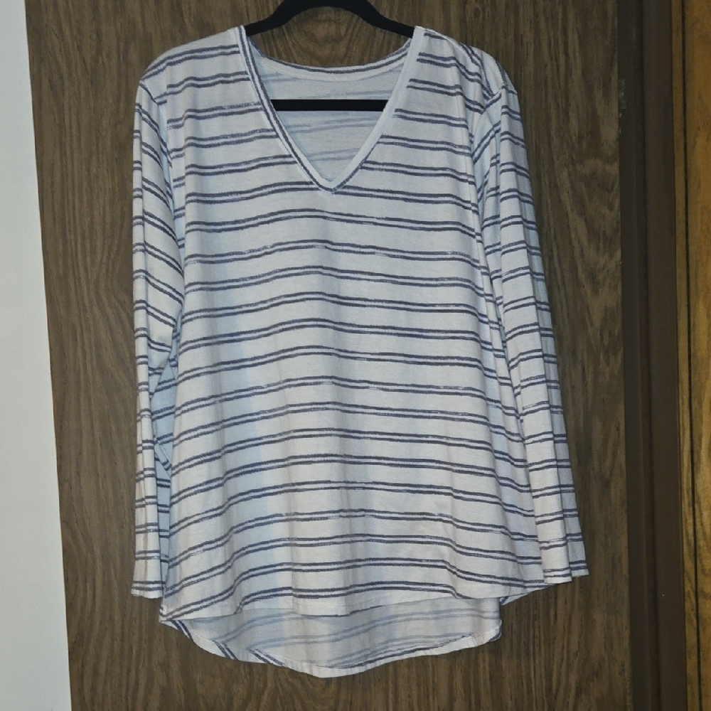 BOGO 🆓️ Classic Striped V-Neck Long Sleeve Tee